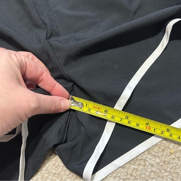 New Balance Women's Momentum Running Shorts Medium Black Hot Neon Pink White NWT - Picture 11 of 12